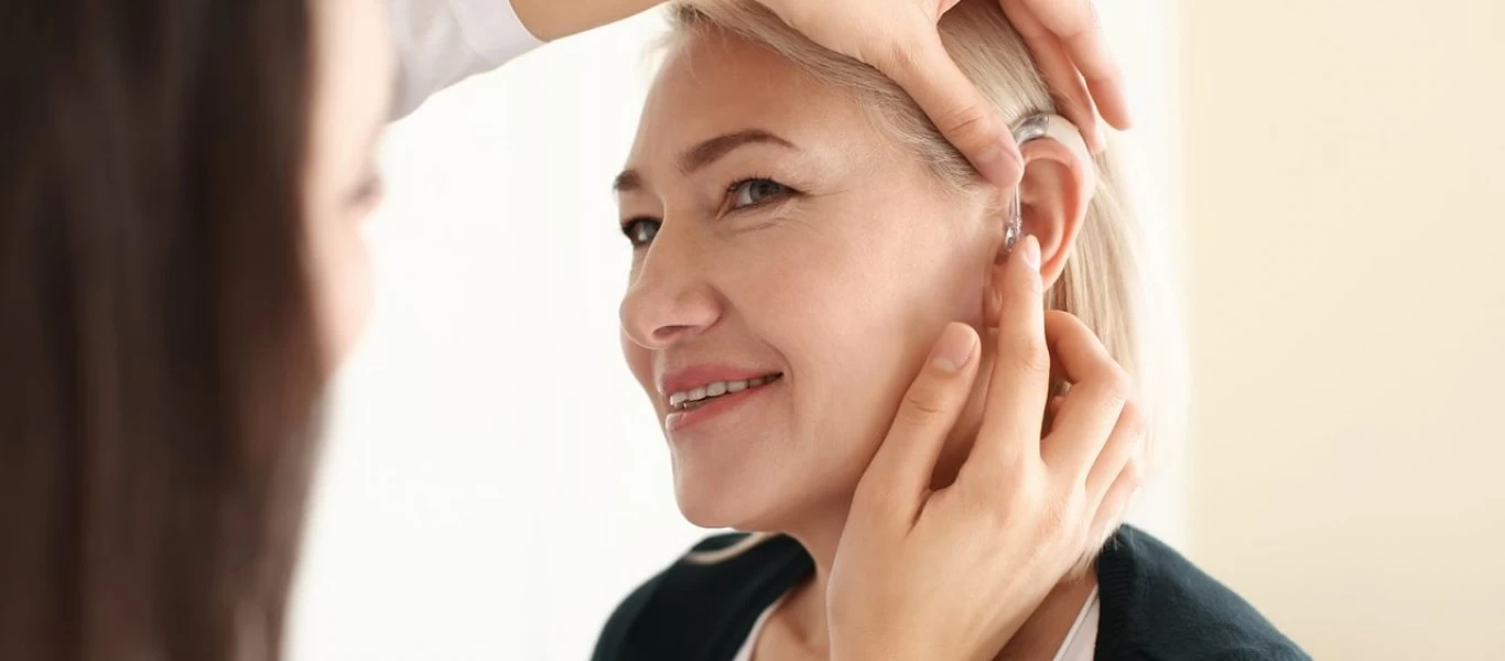 Το ήξερες; Τα ακουστικά βαρηκοΐας προστατεύουν από άνοια και κατάθλιψη